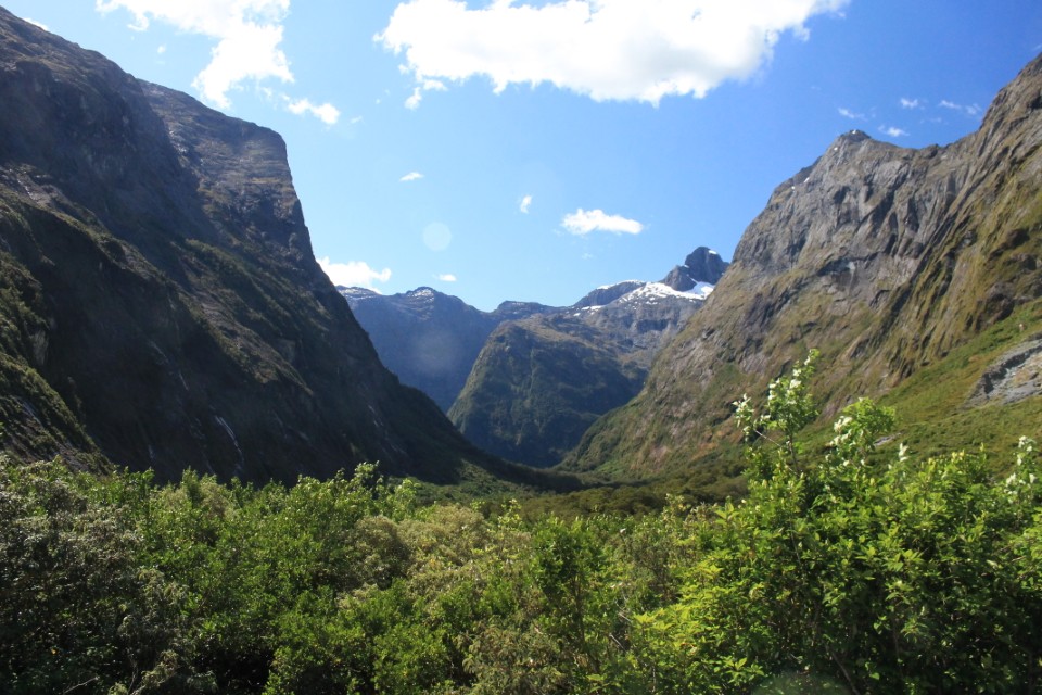 Carpark at the Hundred Falls looking back towards Milford Sound